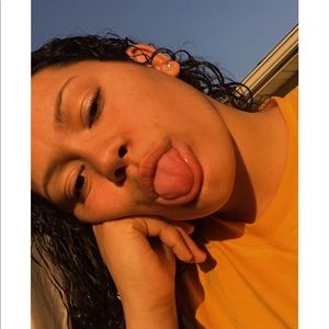 Meet your Posher, Adriana